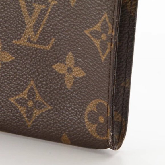 Louis Vuitton Poche Toilette in Monogram Canvas - Picture 8 of 8